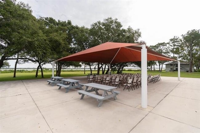 Building Photo - 1010 San Remo Rd