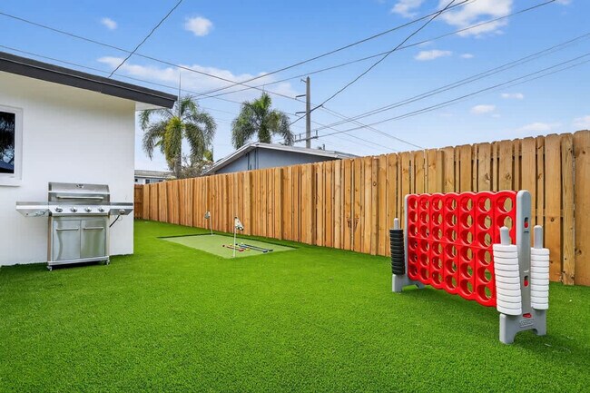 Building Photo - 5760 NE 18th Ave