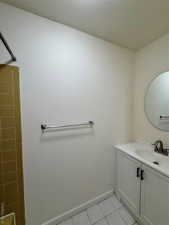 Building Photo - 15 Fern Ct