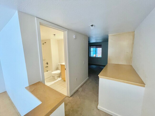 Building Photo - 175 Bluxome St
