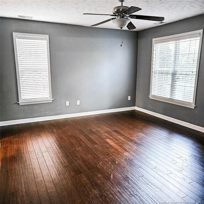 Building Photo - 1750 Renwick Dr