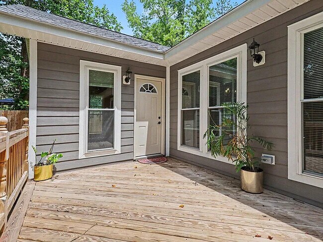 Building Photo - Lease OR Lease to Own