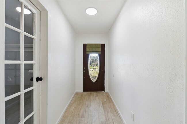 Building Photo - 16318 Cypress Point Dr