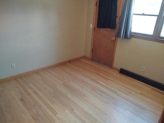 Building Photo - 881 Columbus St