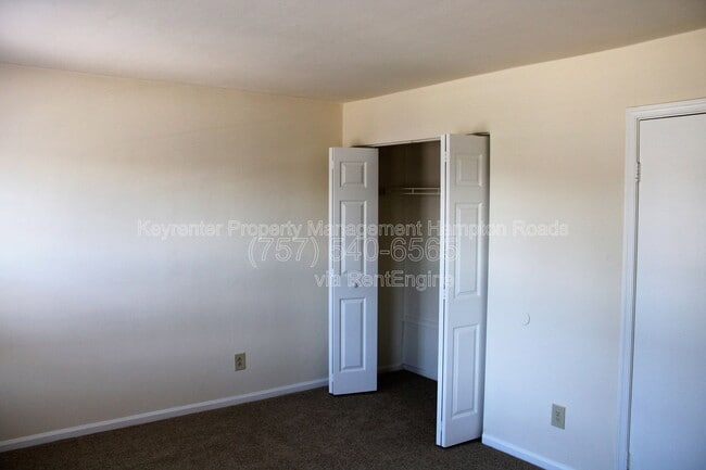 Building Photo - 1 Peachtree Ct