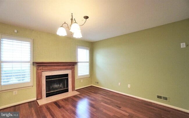 Building Photo - 2607 Virginia Ln
