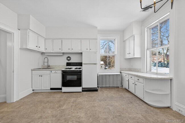 Building Photo - 4 Parkview Ter