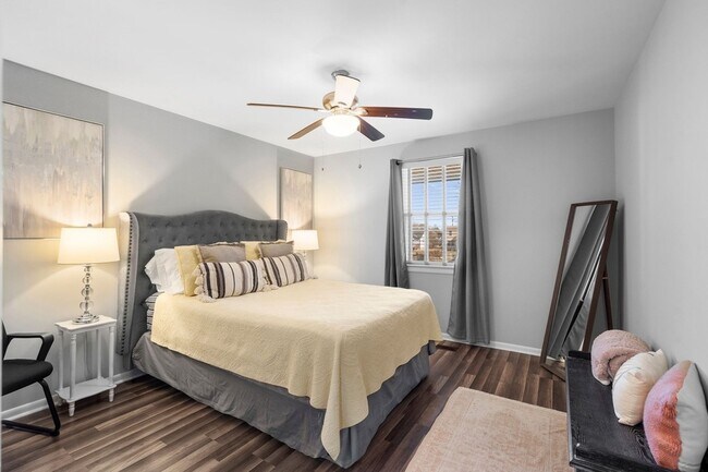 Building Photo - 1122 2nd Ave S