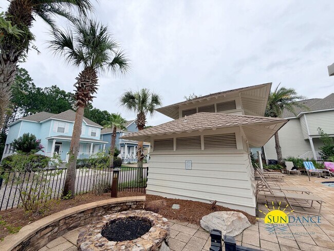 Building Photo - 137 Golf Villa Dr