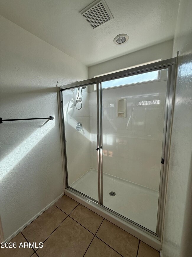 Building Photo - 8460 W Lewis Ave