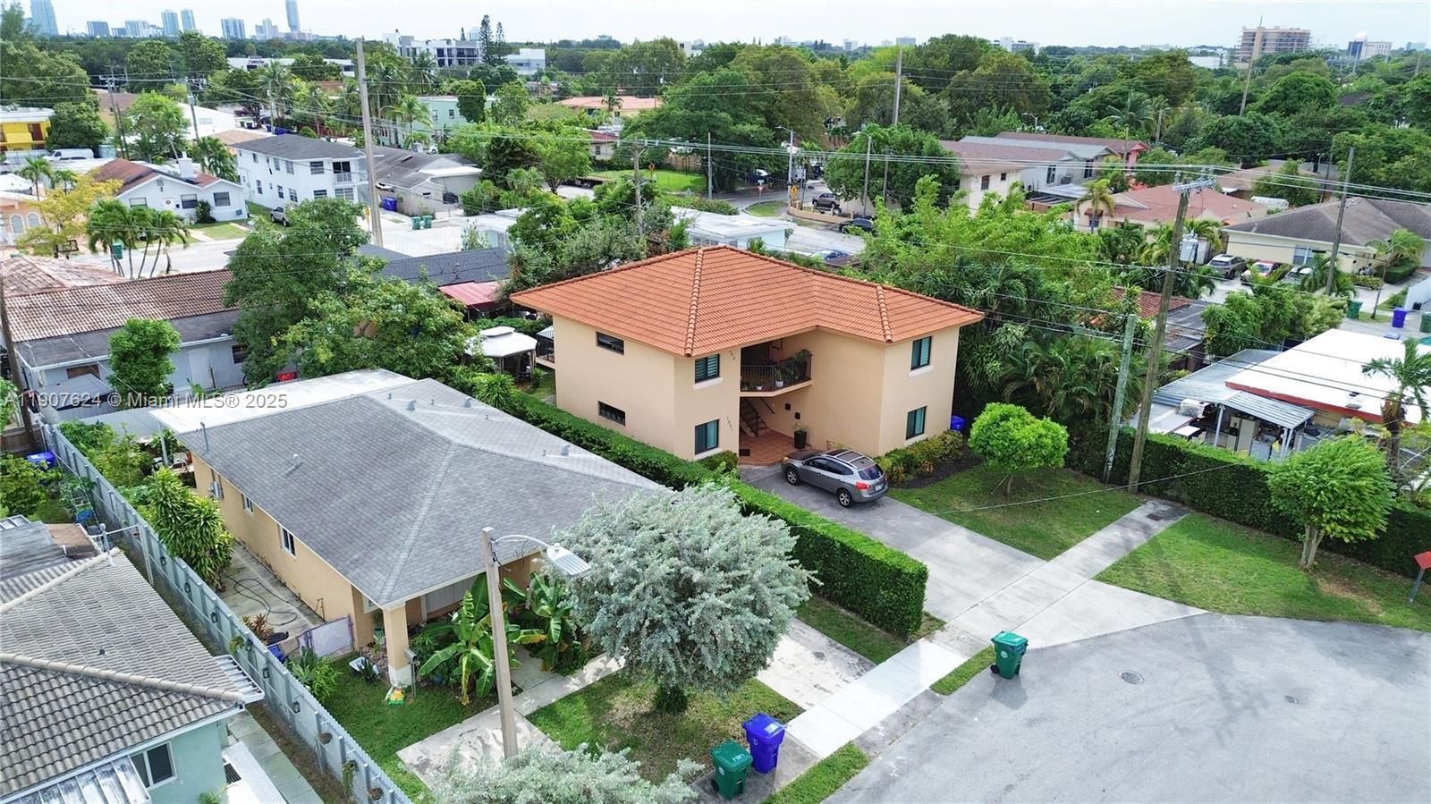 Building Photo - 1053 SW 29th Ct