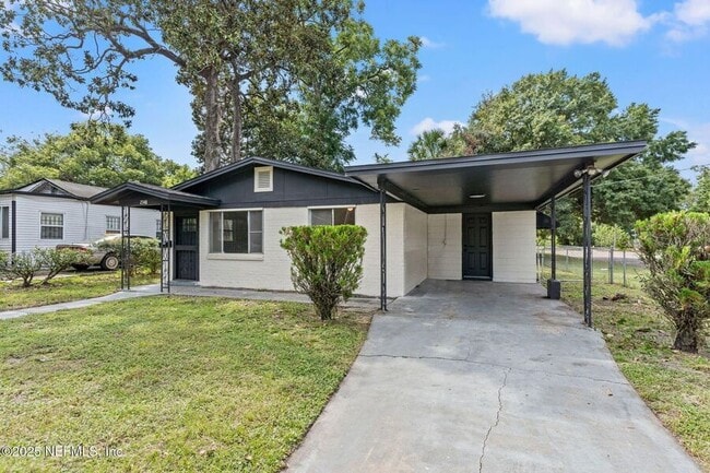 Building Photo - 2348 Sherrington St