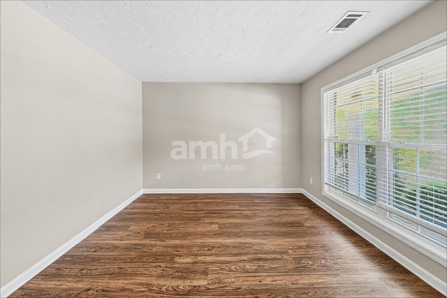 Building Photo - 1558 Great Shoals Cir