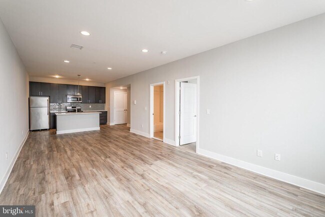 Building Photo - 1607 Catharine St