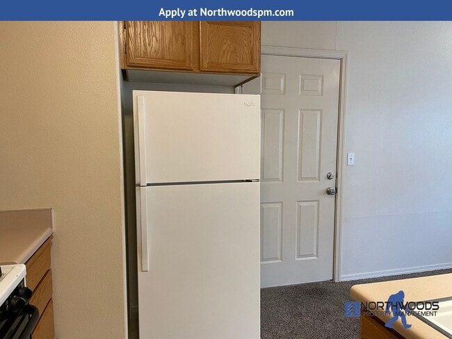 Building Photo - Nice 2 Bedroom 1.5 Bath Duplex