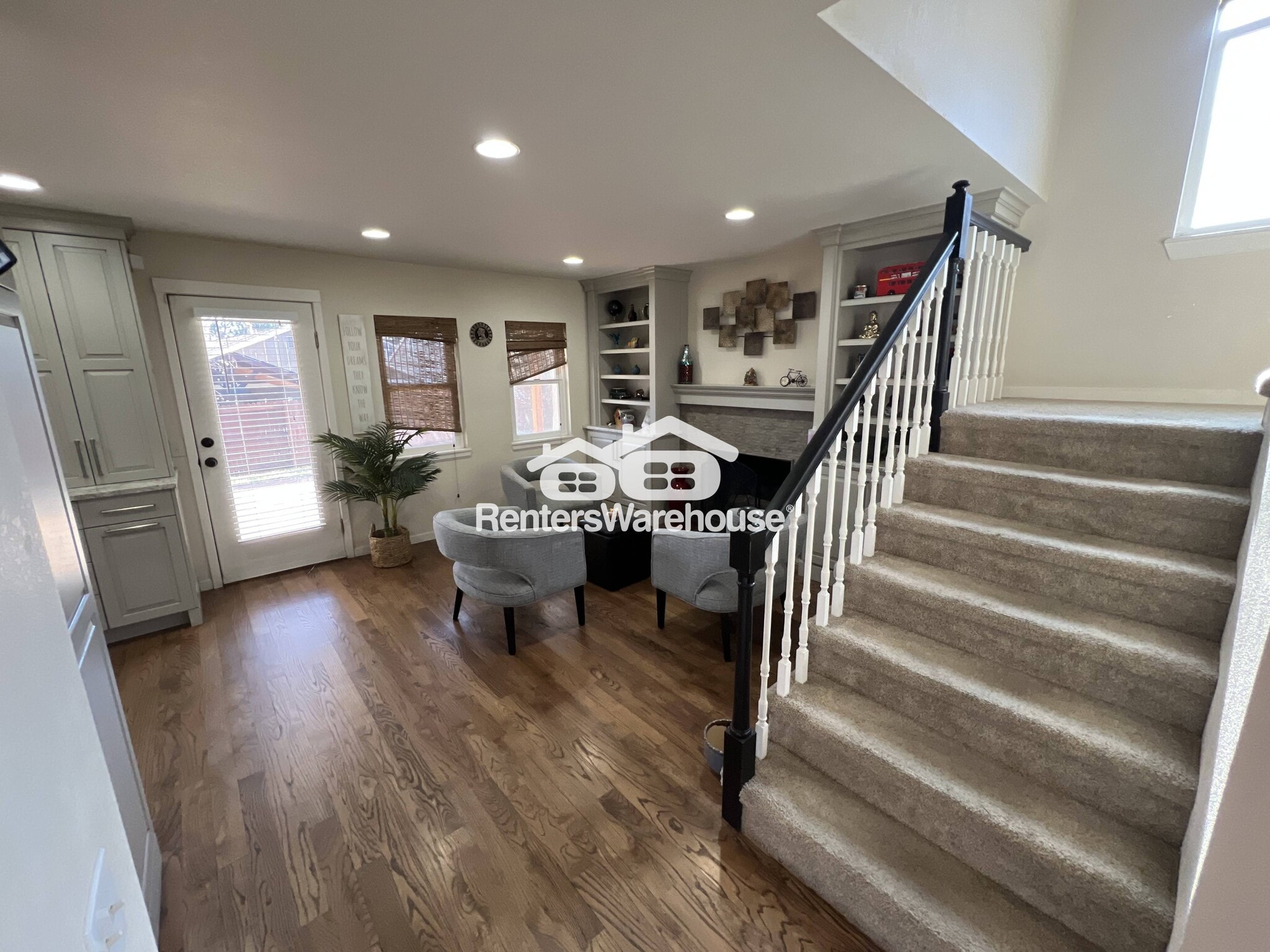 Building Photo - 8066 S Rosemary Ct