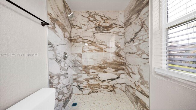 Building Photo - 1124 NW 100th Terrace