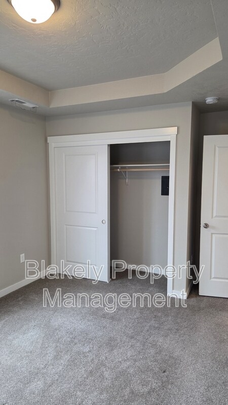 Building Photo - 5929 S Boddington Ln