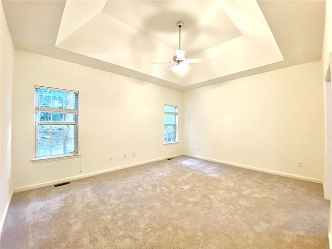 Building Photo - 5923 Rosie Ln SE