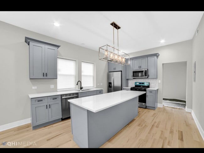 Building Photo - 7801 S Union Ave