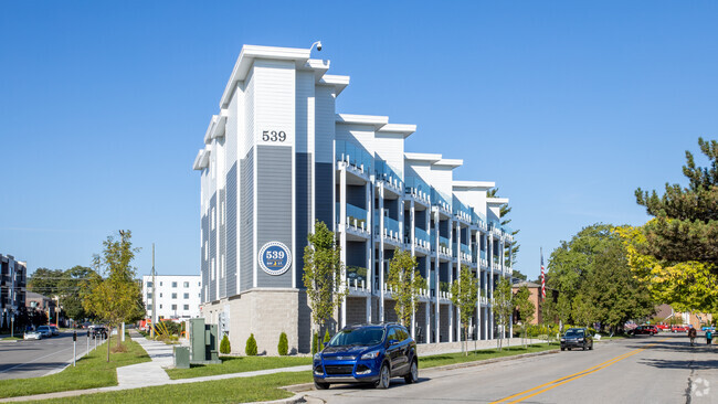 Building Photo - Bay Street Condominums