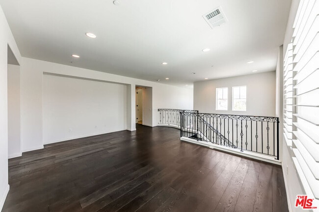 Building Photo - 22379 Driftwood Ct