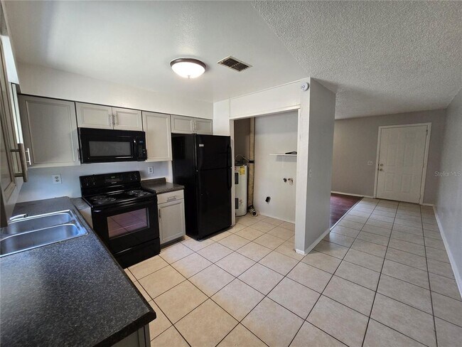 Building Photo - 5665 Struthers Ct