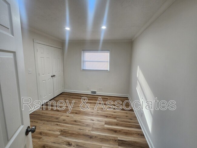 Building Photo - 3700 Taylorsville Rd