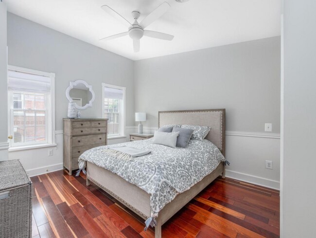 Building Photo - 307 Gaskill St