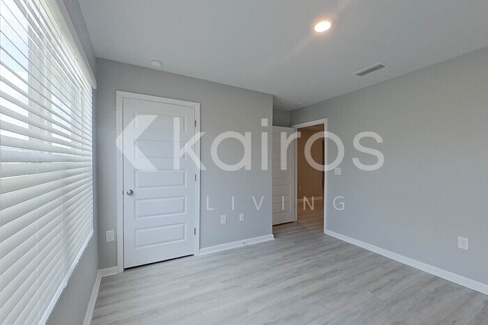 Building Photo - 4675 Malay Cir