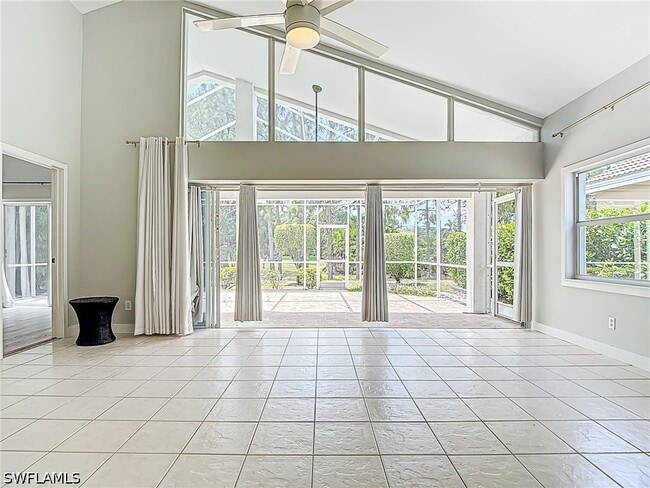 Building Photo - 351 Pindo Palm Dr