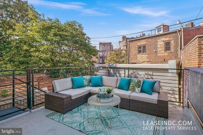 Building Photo - 1330 Vermont Ave NW