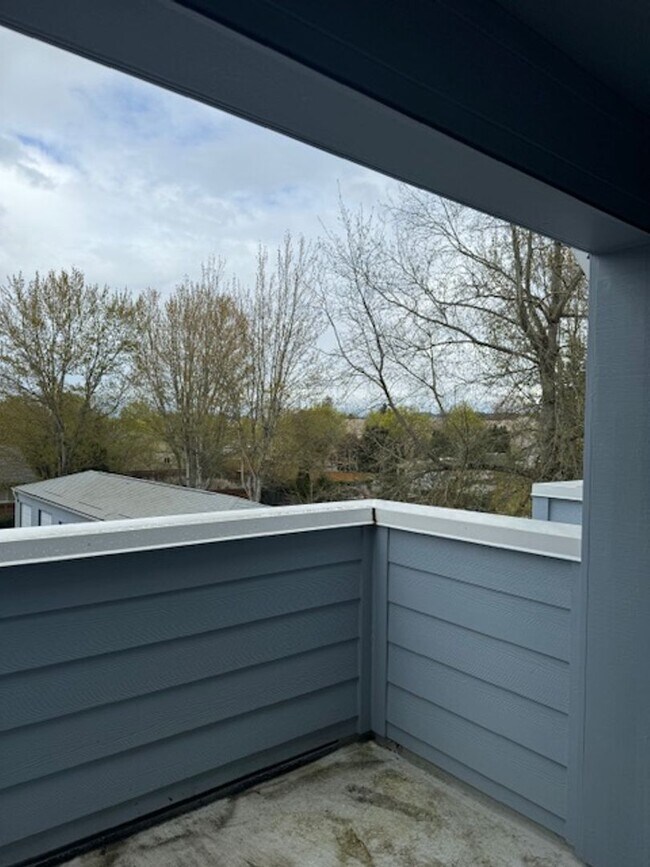Building Photo - No Deposit w/RHINO! Water, Sewer Garbage I...