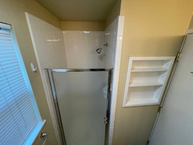 Primary bathroom - 19670 NW Pondosa Ct