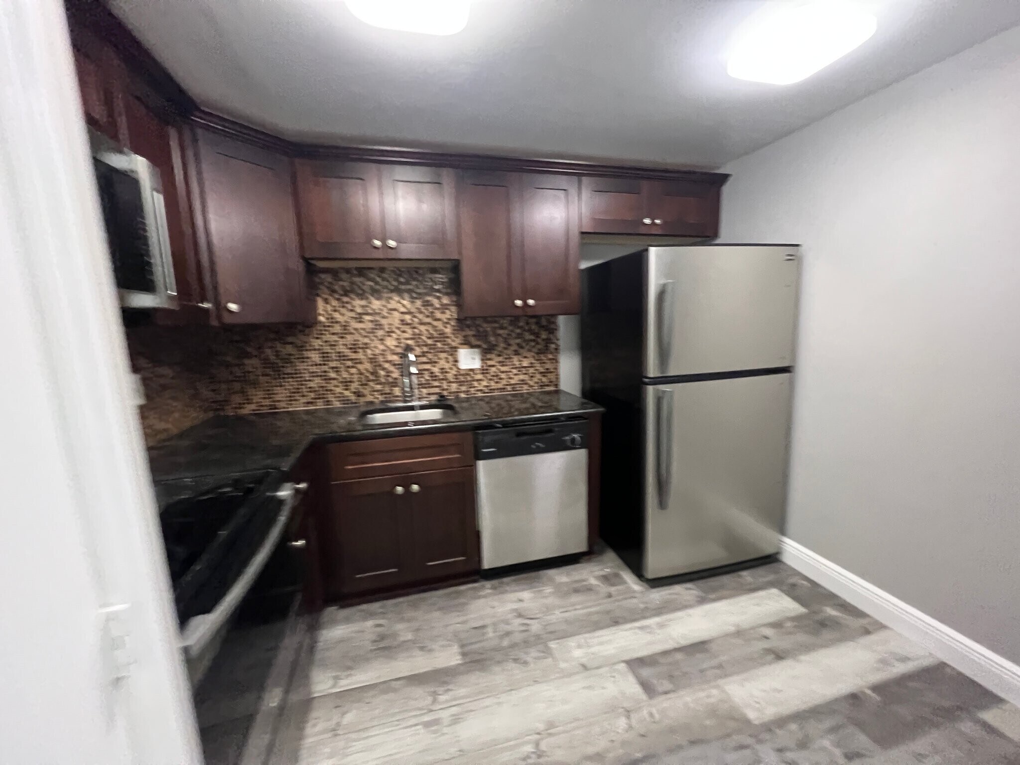 Building Photo - 4158 Inverrary Dr