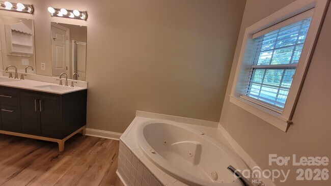 Building Photo - 137 Fern Haven Ln