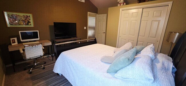 Building Photo - Stunning 4 bedroom, 3 bath home in West El Paso! NO APPLICATION OR ADMIN FEE!