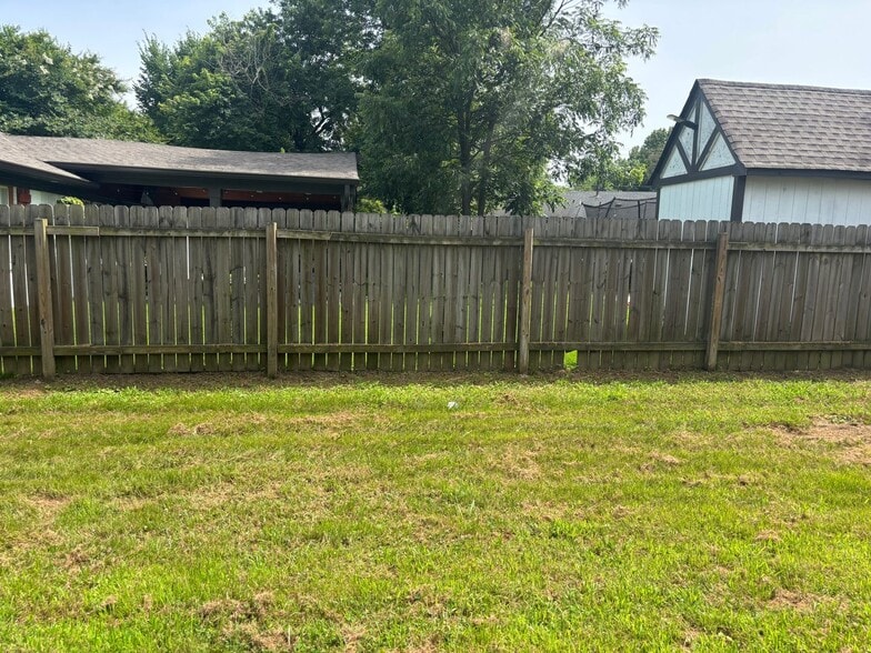 Building Photo - 5095 Corkwood Dr