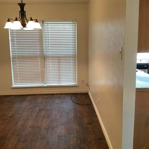 Building Photo - 2622 Meadowview Dr