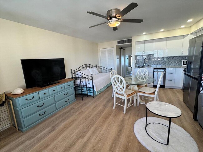 Building Photo - 8950 Park Blvd