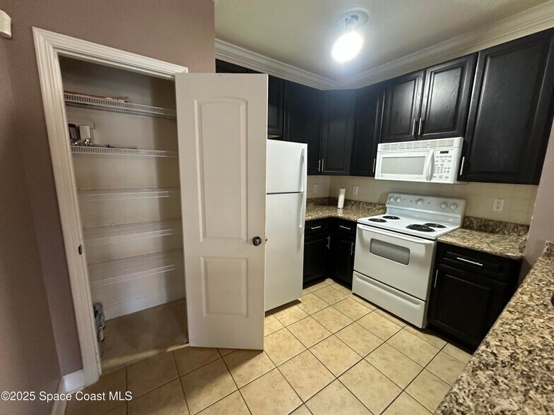 Building Photo - 6440 Borasco Dr