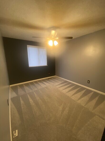 Building Photo - 9348 Loch Lea Ln