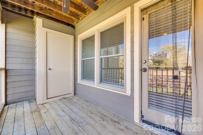 Building Photo - 13822 Queens Harbor Rd