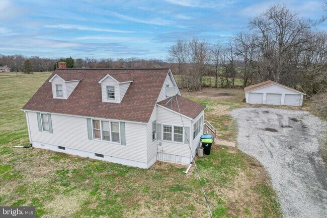 Building Photo - 1111 Bayview Rd