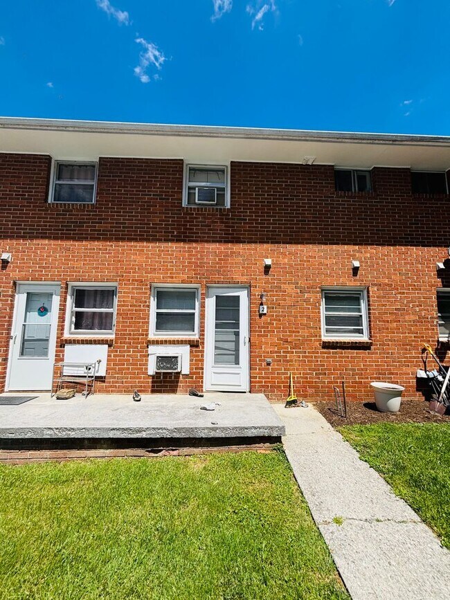 Building Photo - 106 Lucas Dr