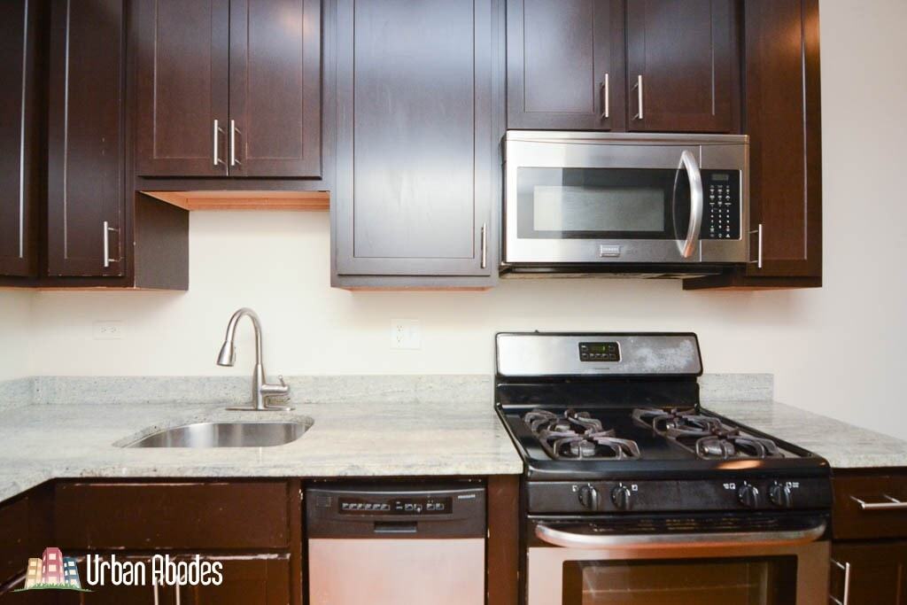 Building Photo - 4614 Paulina N St