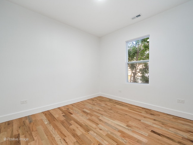 Building Photo - 3016 W 40th St