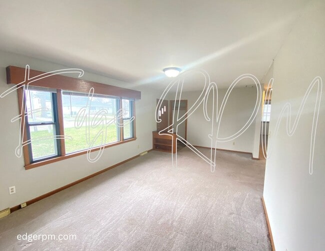 Building Photo - Now Available – Cozy 3 Bed / 2 Bath Ranch!