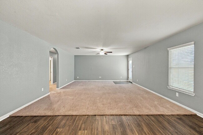Building Photo - Spacious 4-Bedroom Home Near Lackland AFB with Private Backyard
