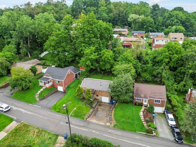 Building Photo - 131 S Joslyn Dr